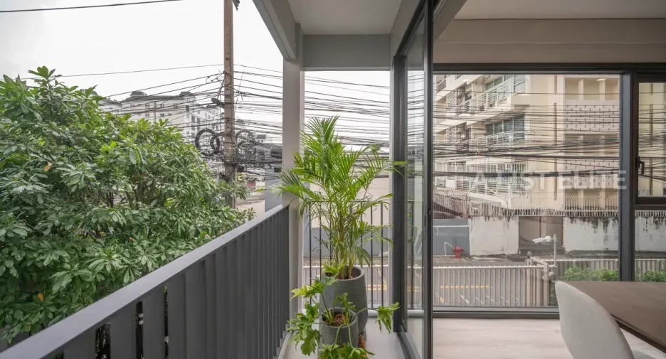 For sale 2 bedrooms condo in Huai Khwang, Bangkok