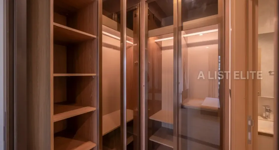 For sale 2 bedrooms condo in Huai Khwang, Bangkok