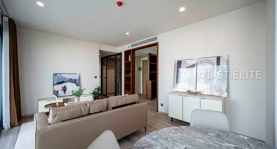 For sale 2 bedrooms condo in Huai Khwang, Bangkok