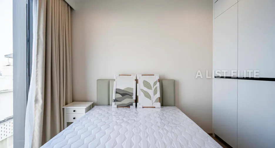 For sale 2 bedrooms condo in Huai Khwang, Bangkok