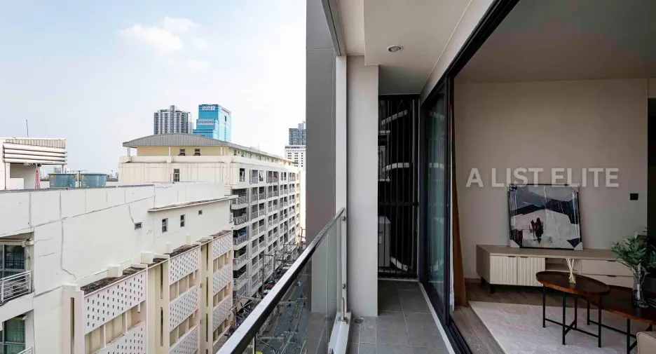 For sale 2 bedrooms condo in Huai Khwang, Bangkok