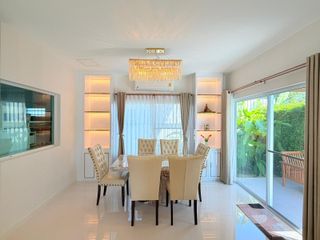 À louer 4 chambres maison à Mueang Phuket, Phuket