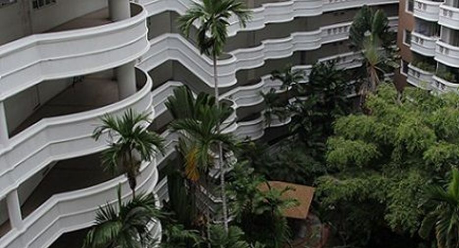 For sale 2 bedrooms condo in Bang Kapi, Bangkok
