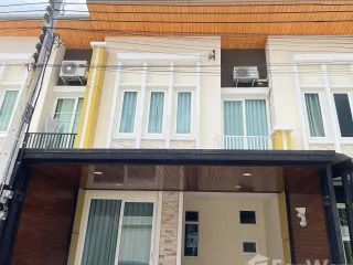 Reihenhaus zur Miete mit 3 Zimmer in Prawet, Bangkok