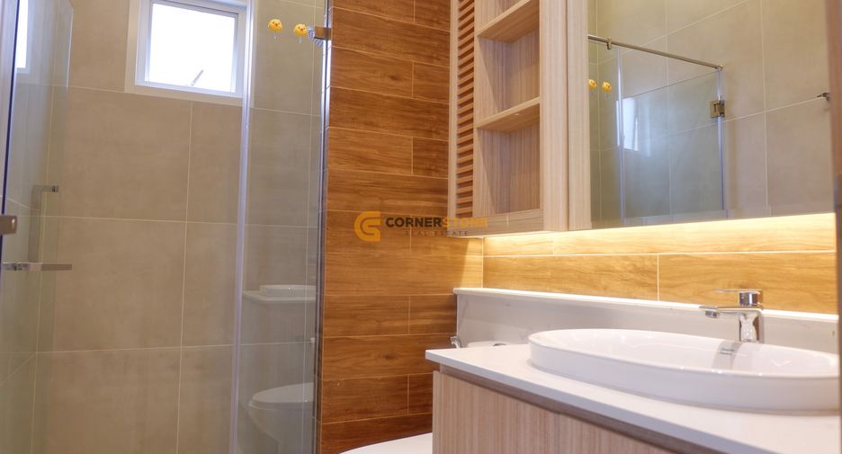 For rent そして for sale 4 ベッドルーム house in Bang Lamung, Chonburi