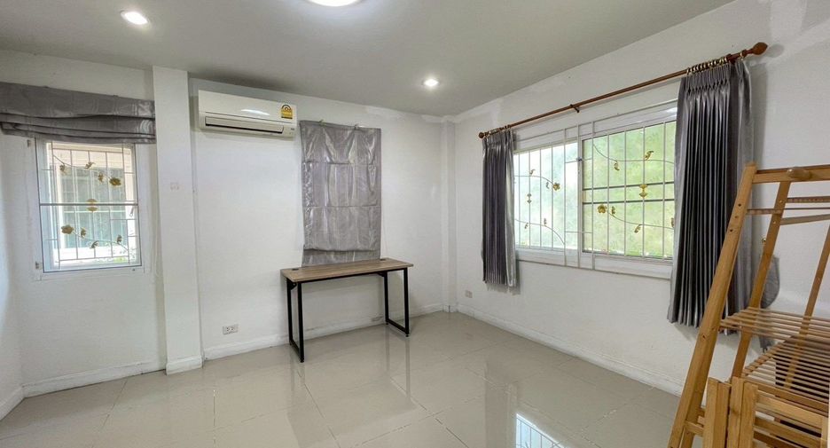 For rent 4 bedrooms house in Doi Saket, Chiang Mai