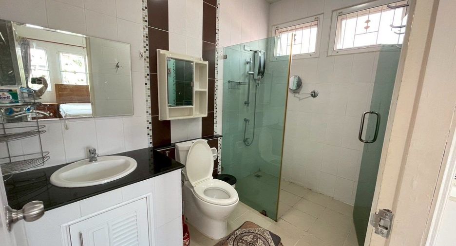 For rent 4 bedrooms house in Doi Saket, Chiang Mai