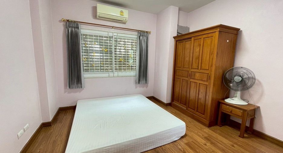 For rent 4 bedrooms house in Doi Saket, Chiang Mai