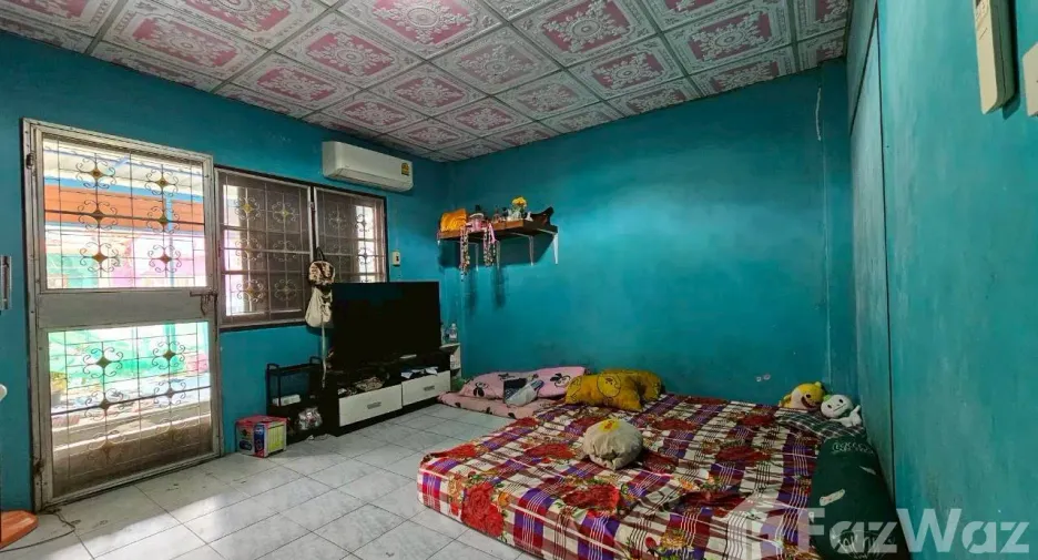For sale 3 bedrooms townhouse in Sam Khok, Pathum Thani