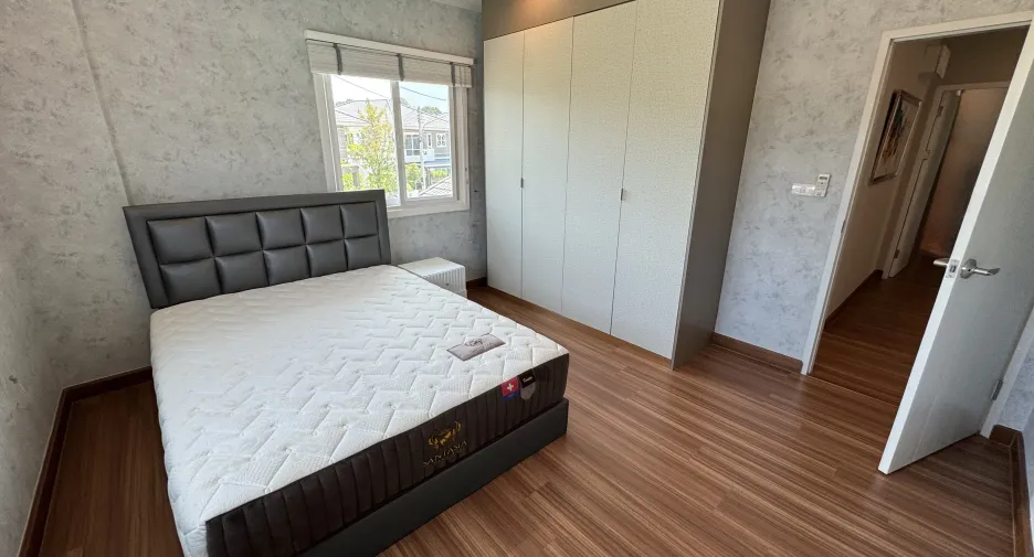 For sale 4 bedrooms house in Mueang Udon Thani, Udon Thani