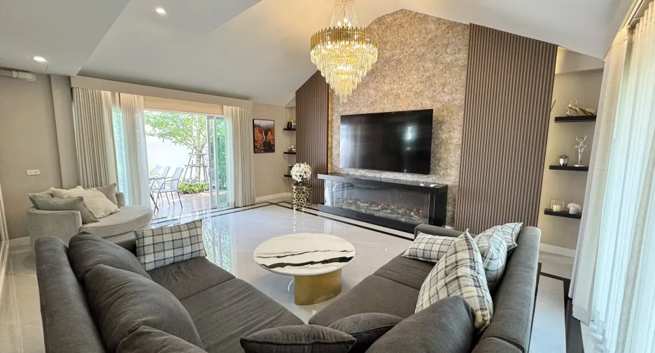 For sale 4 bedrooms house in Mueang Udon Thani, Udon Thani