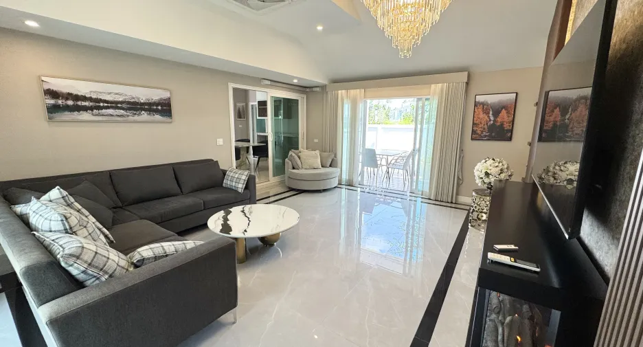 For sale 4 bedrooms house in Mueang Udon Thani, Udon Thani