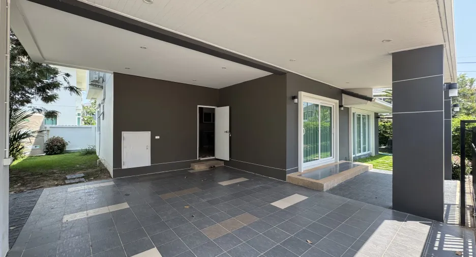 For sale 4 bedrooms house in Mueang Udon Thani, Udon Thani