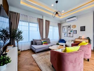 Casa en alquiler de 3 habitaciones en Bang Lamung, Chonburi