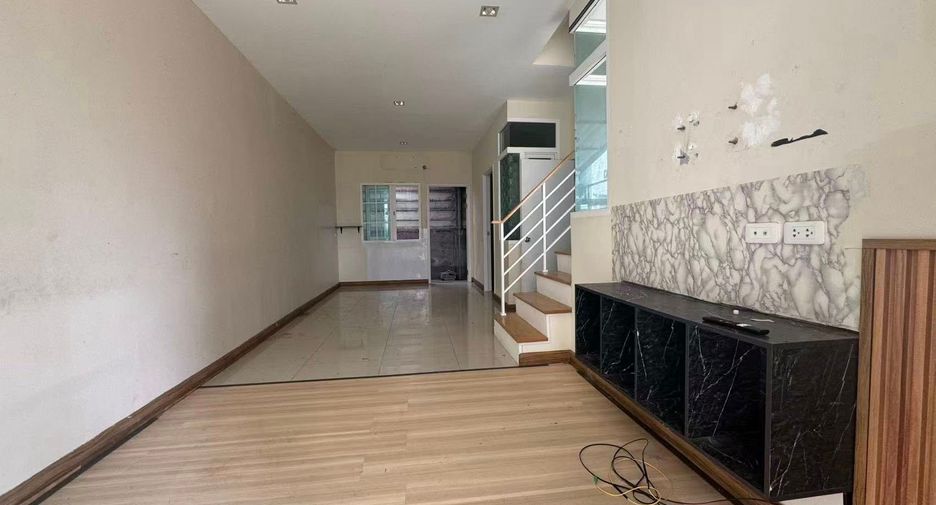 For sale 4 bedrooms townhouse in Bang Lamung, Chonburi