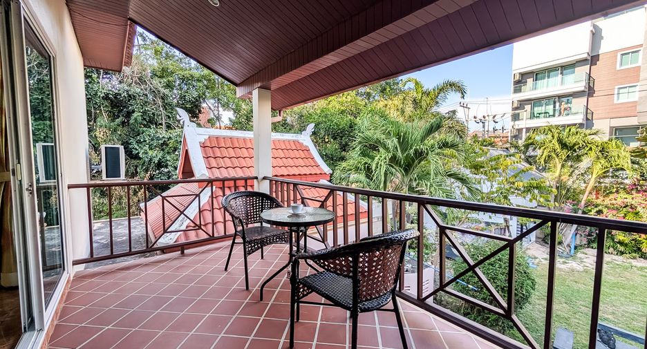 For rent 4 bedrooms house in Bang Lamung, Chonburi