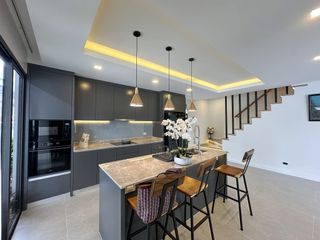 Casa en alquiler de 4 habitaciones en Bang Lamung, Chonburi