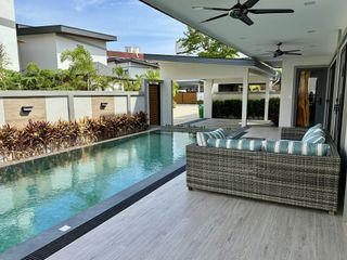 Casa en alquiler de 4 habitaciones en Bang Lamung, Chonburi