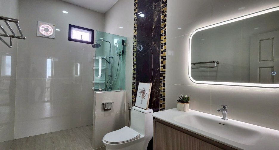 Haus zum Kauf mit 4 Zimmer in Bang Lamung, Chonburi