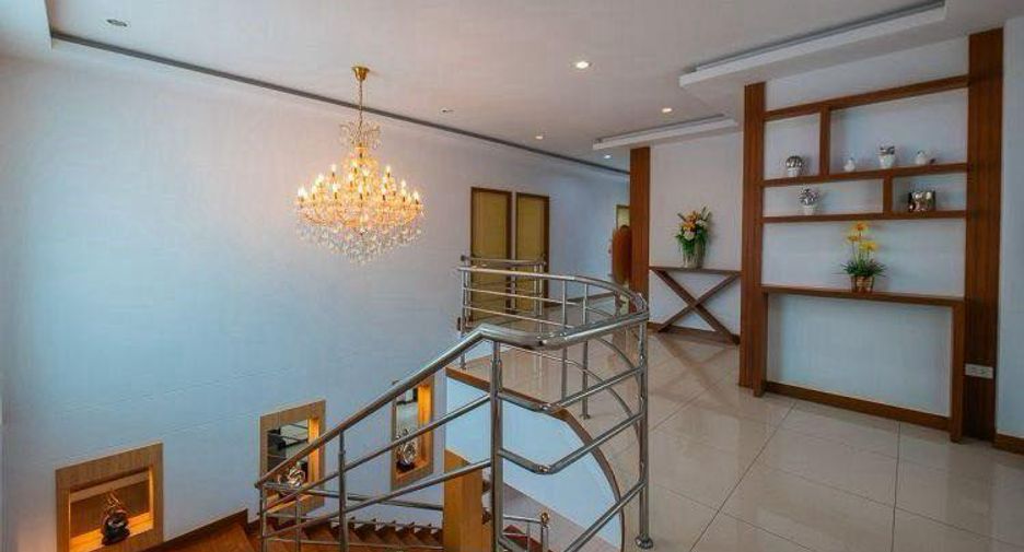 For sale 5 bedrooms house in Bang Lamung, Chonburi