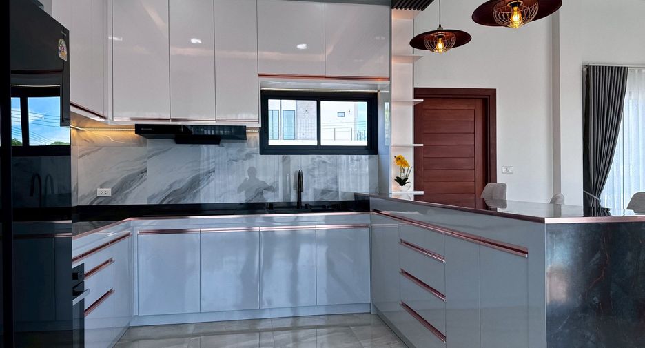 For sale 3 bedrooms house in Sattahip, Chonburi