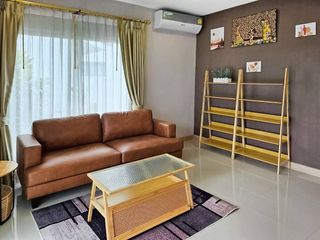 Casa en alquiler de 3 habitaciones en Bang Lamung, Chonburi