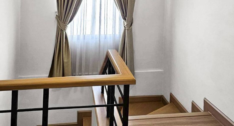 Haus zur Miete mit 3 Zimmer in Bang Lamung, Chonburi