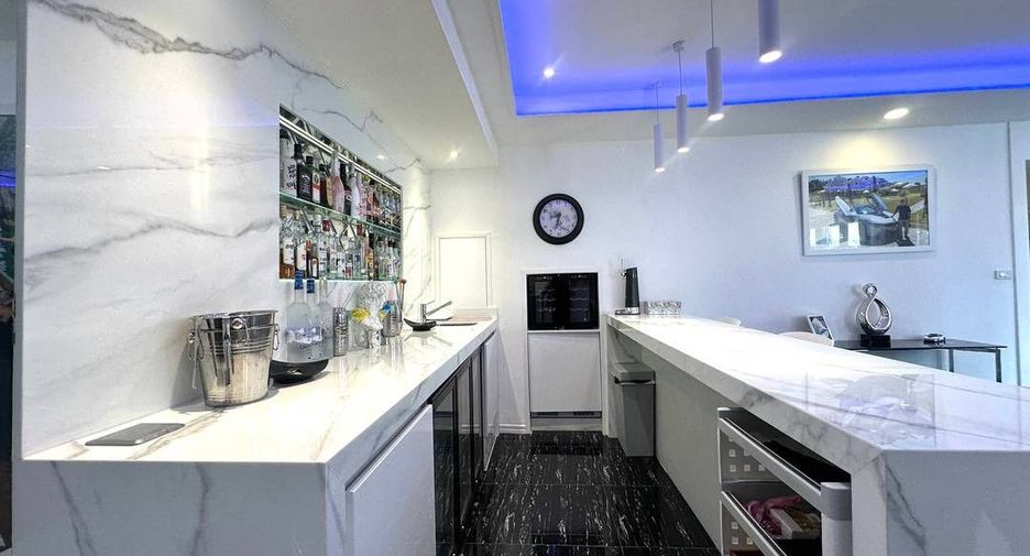 For sale 4 bedrooms house in Bang Lamung, Chonburi
