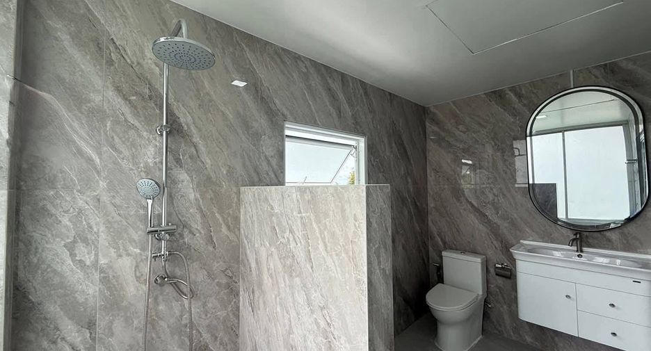 Casa en venta de 5 habitaciones en Bang Lamung, Chonburi