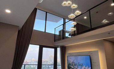 À louer 2 chambres condo à Huai Khwang, Bangkok