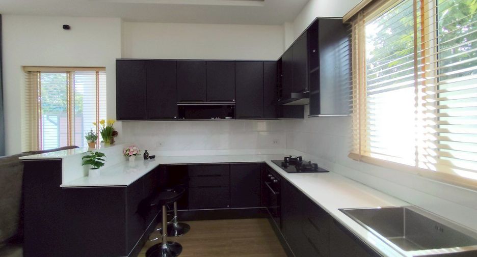 Haus zur Miete mit 3 Zimmer in Bang Lamung, Chonburi