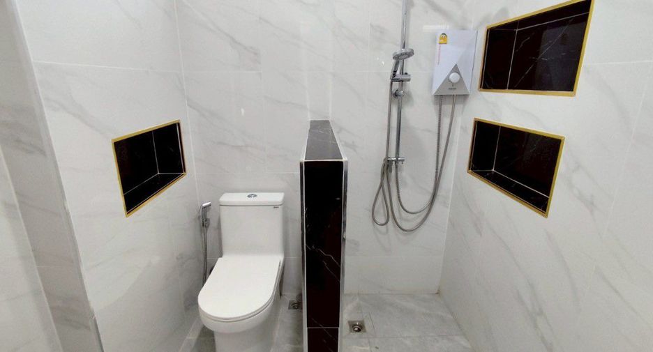 Haus zur Miete mit 3 Zimmer in Bang Lamung, Chonburi