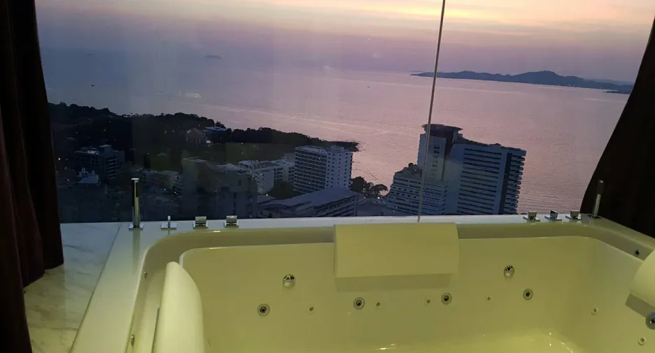 For sale and for rent 3 bedrooms condo in Bang Lamung, Chonburi