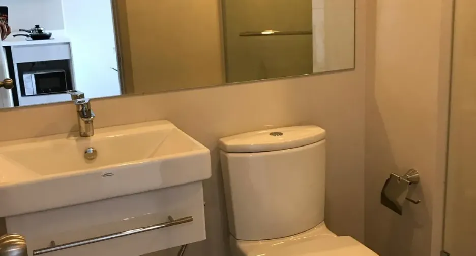 Wohnung zur Miete mit 2 Zimmer in Khlong Toei, Bangkok