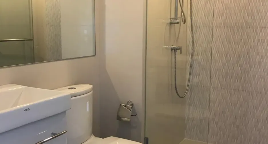 Wohnung zur Miete mit 2 Zimmer in Khlong Toei, Bangkok