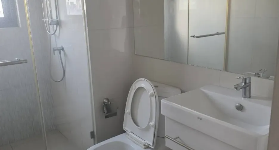 Wohnung zur Miete mit 2 Zimmer in Khlong Toei, Bangkok