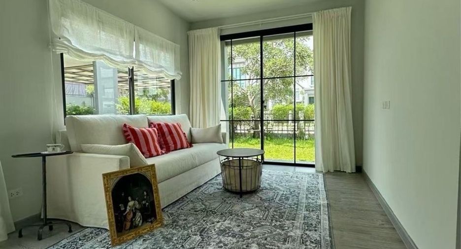 For sale 4 bedrooms house in Lat Krabang, Bangkok
