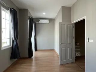 Haus zur Miete mit 3 Zimmer in Chom Thong, Bangkok