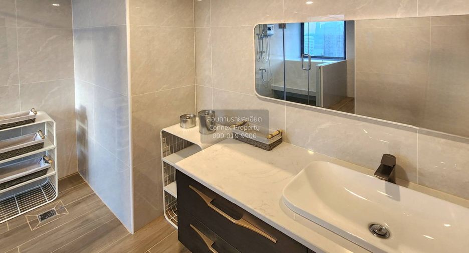 For rent 3 bedrooms condo in Khlong Toei, Bangkok