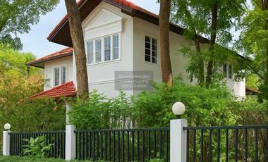 Casa en alquiler de 4 habitaciones en Saphan Sung, Bangkok