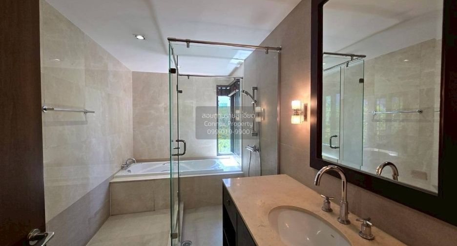 For rent 3 bedrooms condo in Sathon, Bangkok
