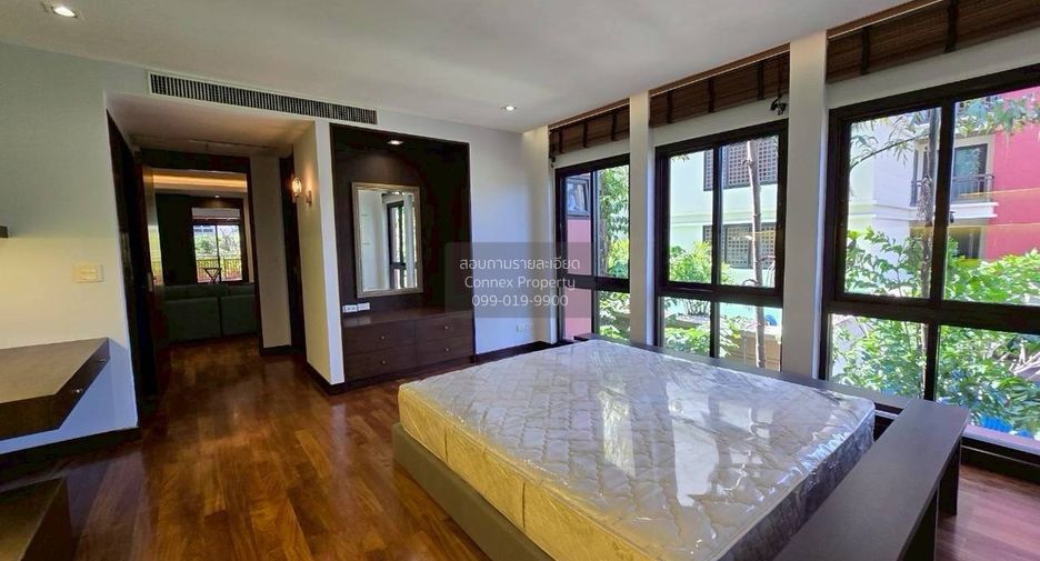 For rent 3 bedrooms condo in Sathon, Bangkok