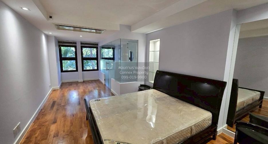 For rent 3 bedrooms condo in Sathon, Bangkok