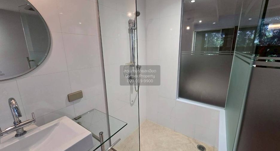 For rent 3 bedrooms condo in Sathon, Bangkok