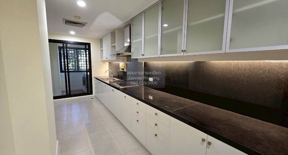 For rent 3 bedrooms condo in Sathon, Bangkok