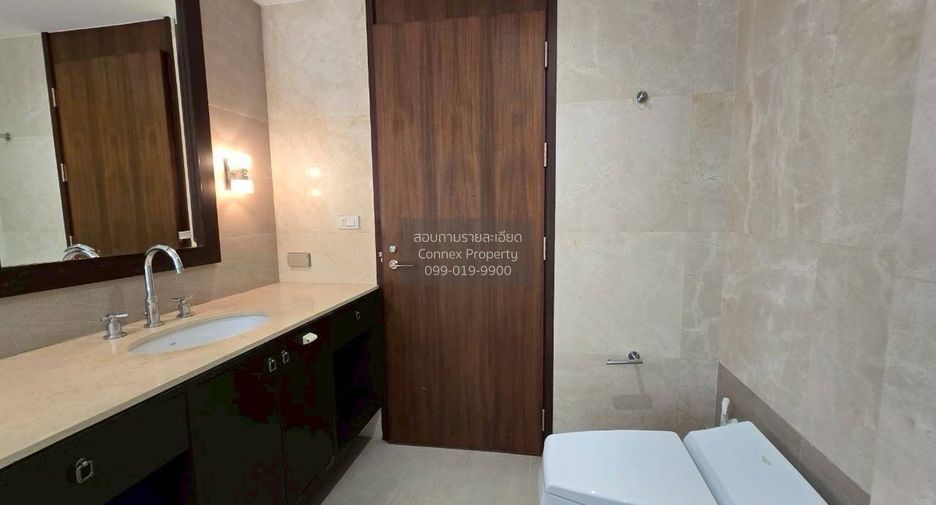 For rent 3 bedrooms condo in Sathon, Bangkok