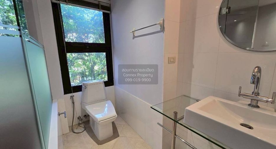 For rent 3 bedrooms condo in Sathon, Bangkok