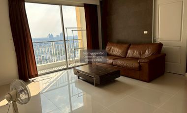 For rent 2 bedrooms condo in Khlong San, Bangkok