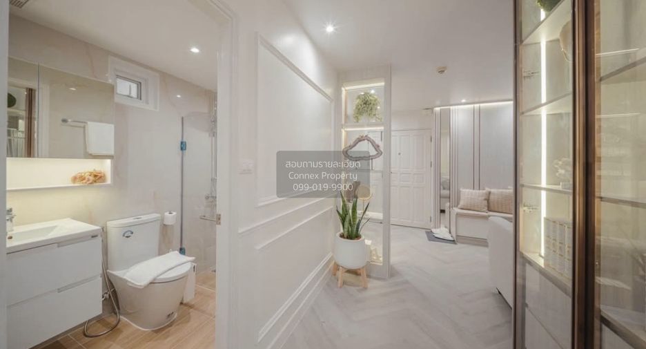 For rent 2 bedrooms condo in Yan Nawa, Bangkok