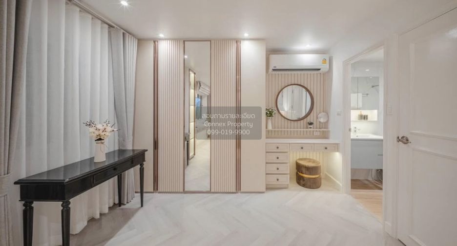 For rent 2 bedrooms condo in Yan Nawa, Bangkok